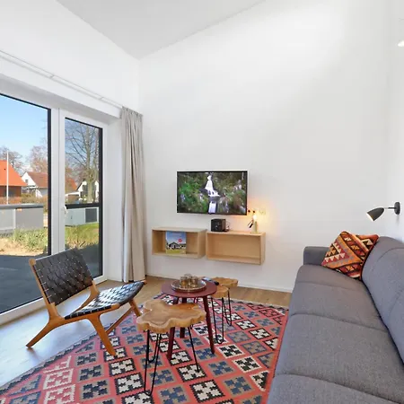 Stunning In Lembruch-duemmer With Kitchen 펜션 *