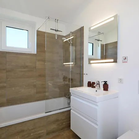 Stunning In Lembruch-duemmer With Kitchen * 렘부르흐
